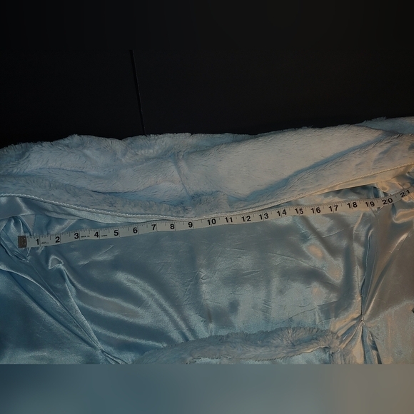 LITTLE GIRAFFE Luxe Satin Snow Leopard Robe Satin Luxurious Robe Powder Blue 🩵 - Picture 11 of 15